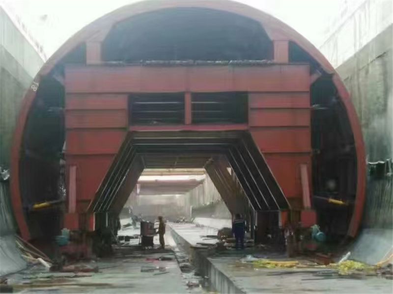 什么是冷彎機？